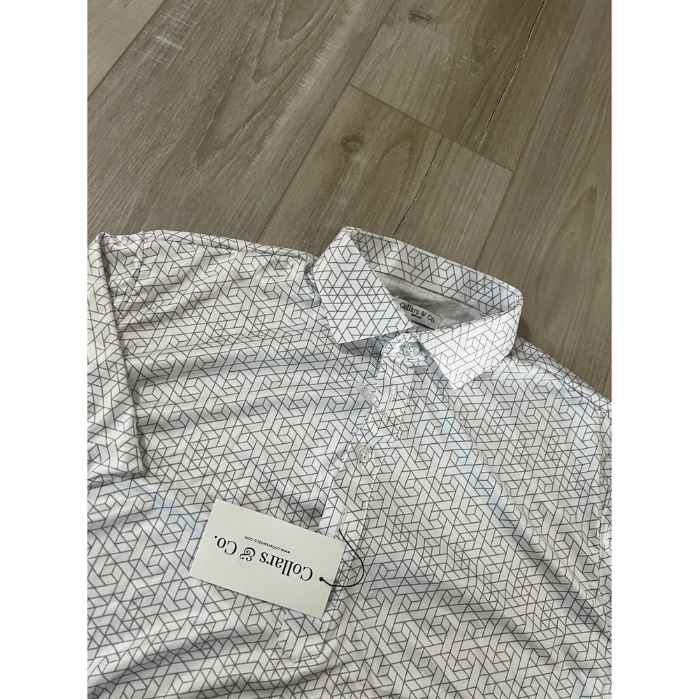 Collars and Co  Short Sleeve Polo  Medium Abstract Print NWT..